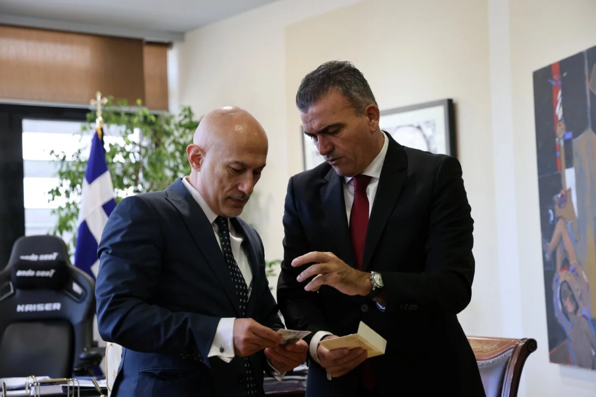 Στιγμιότυπο από την συνάντηση του Δημάρχου Λαρισαίων, Θ. Μαμάκου με τον Γενικό Πρόξενο της Γεωργίας στην Ελλάδα.