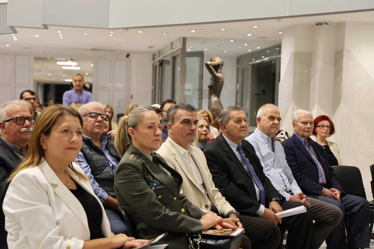 Στιγμιότυπο από την εκδήλωση για την παρουσίαση και πρώτη κυκλοφορία της επετειακής σειράς γραμματοσήμων των ΕΛΤΑ.
